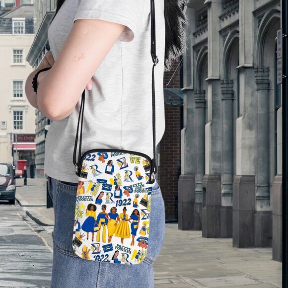 Fashionable Graduation Sorority Crossbody Bag – Spacious & Durable with Pockets - Picture 5 of 7